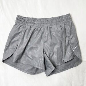 ATHLETA Hustle Run Racer Light Gray Camo Shorts